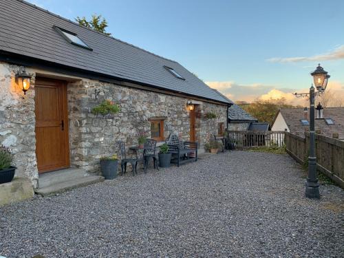 Llandefeilog House | The Reindeer Retreat Buttercup Twin