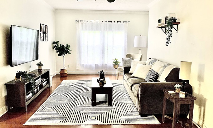 Lynn Bed & Breakfast | The Relaxing Oaks