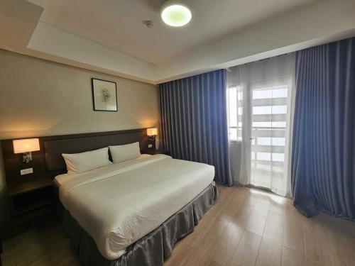 Bonifacio Global City Apartment | The Residences at BCCT by Stays PH Cozy retreat with hotel-style comforts and convenience, best location in BGC