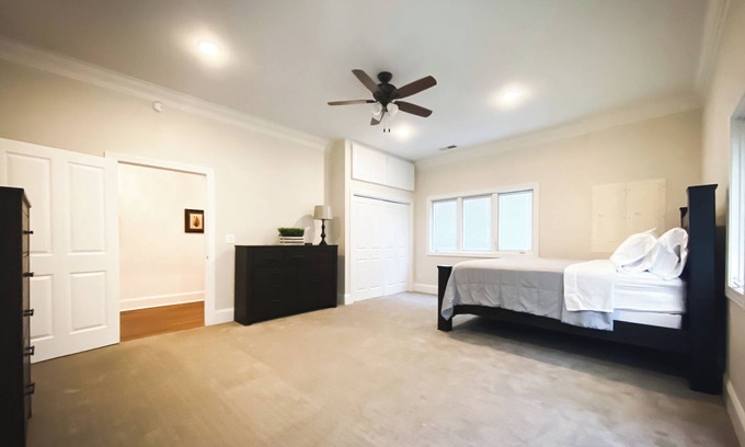 Paducah House | The Respite Boutique Hotel, The Executive - King Suite