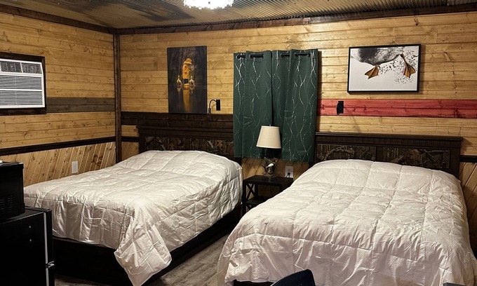 Alexander Cabin | The Rested Duck Mallard Room
