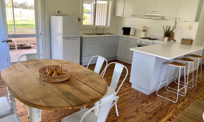 Darlington Point Cottage | The River Cottage - Pet friendly