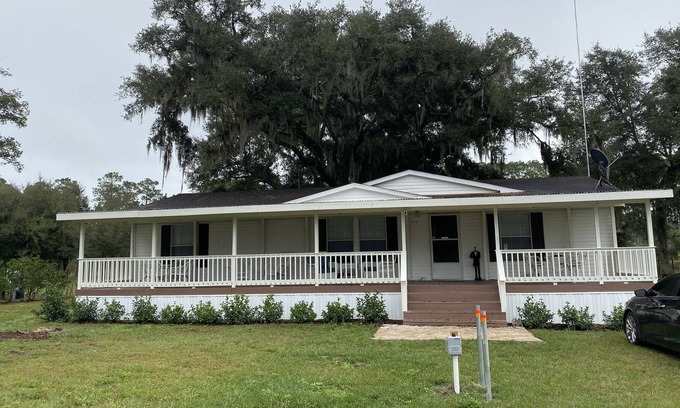 Pierson House | The River Farm - A comfortable stay on a private farm with animals & fishing.