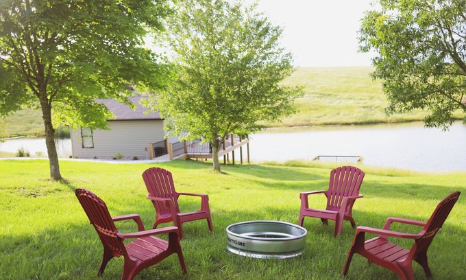 Bloomfield Cottage | The River Hill Farm Cottage offers the perfect blend of peace and modern ease.