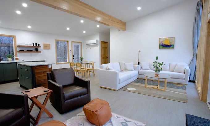 Jewell House | The River Retreat