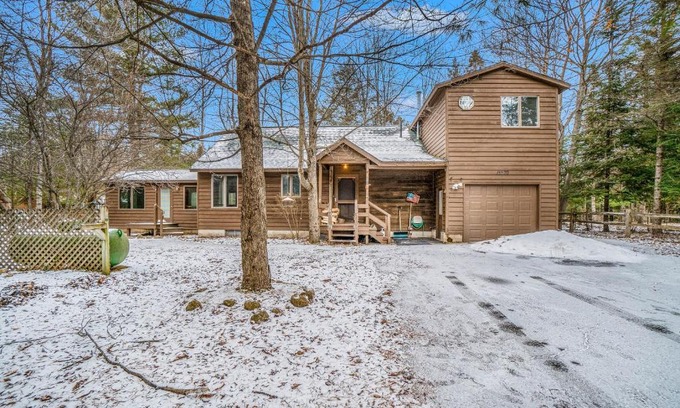 Thompsonville House | The River Retreat