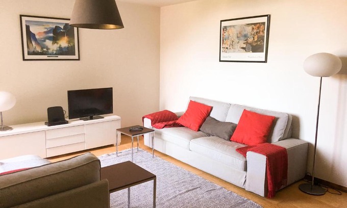 Geres Apartment | The River's Whisper Apartment