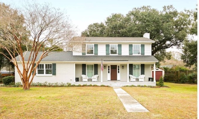 Mount Pleasant House | The Robin house - Close to Everything!