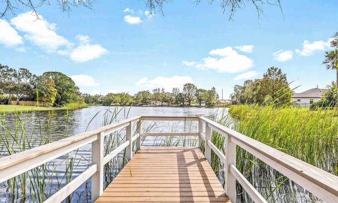 Keystone House | The Robins Nest|Lakefront Home w/Pool & Theater