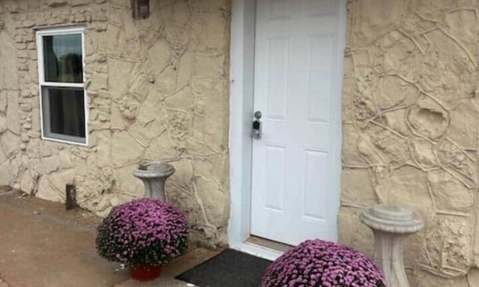 Jayton House | The Rock House of Jayton