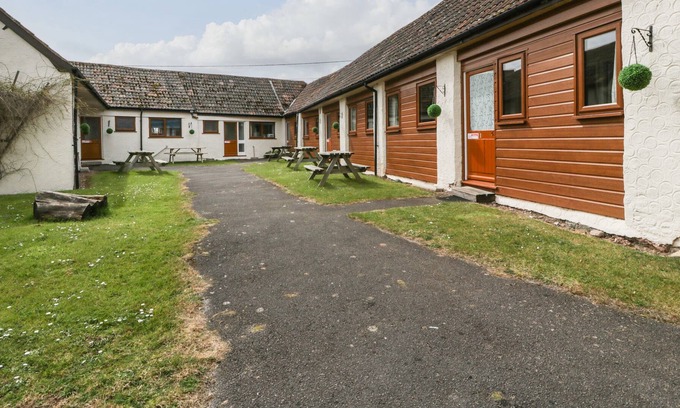 Watchet House | THE ROCKPOOLS (NO4), family friendly, with a garden in Watchet