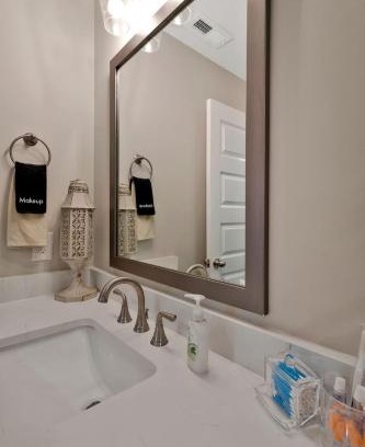 Clarksville House | The Rooftop Haven of Downtown (1012 Franklin St)