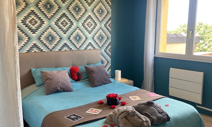 Bayonne Bed & Breakfast | The room of SECRETS -N°1/3- option Relaxation area PRIVATE SPA and MASSAGE