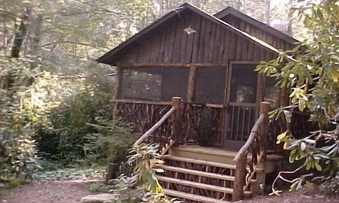 Highlands Cabin | The Roost - Original 1925 Joe Webb cabin.