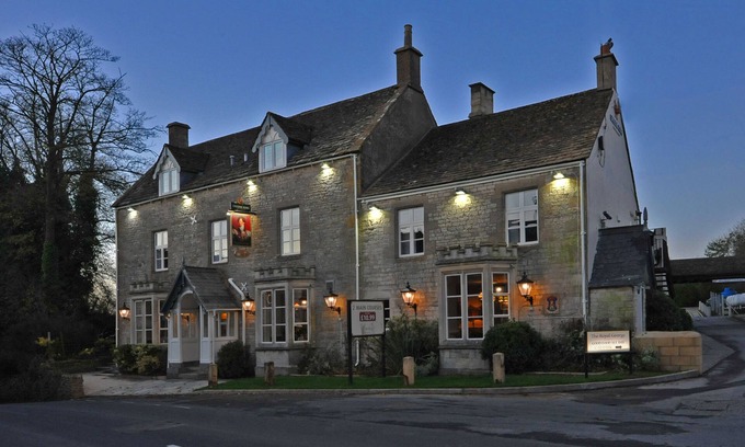 Birdlip Hotel | The Royal George Birdlip by Greene King Inns