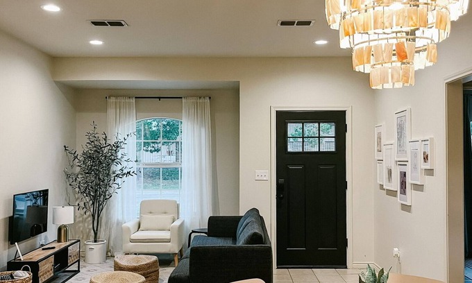 Abilene House | The Ruby - Modern Updated 4/2 Home Near ACU