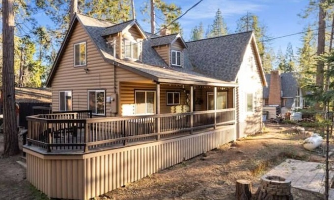 Mi-Wuk Village Cabin | The Rustic Bear and Cozy Cabin