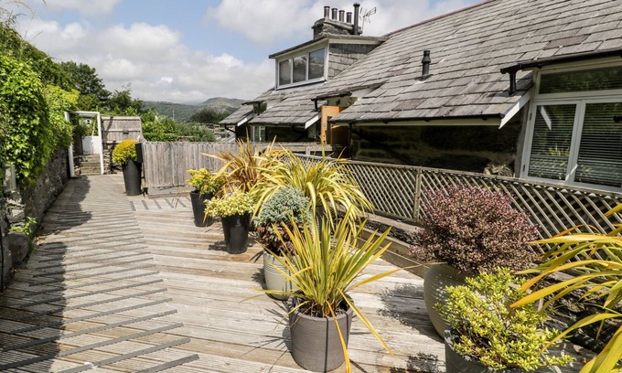 Borth-y-Gest Cottage | The Sail Loft