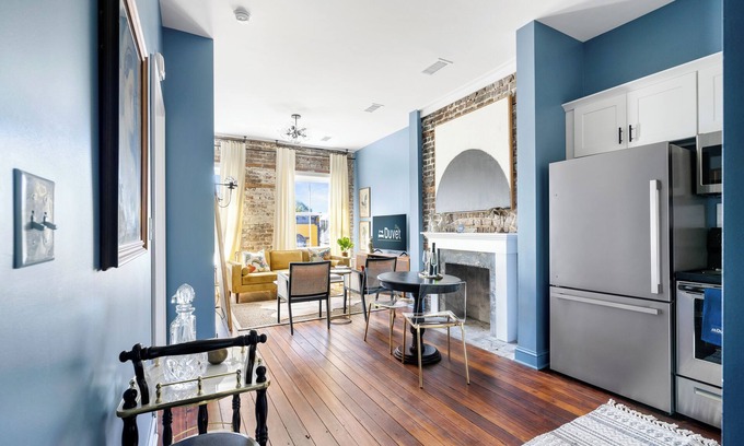 Cannonborough Elliotborough Apartment | The Saloon on King Street