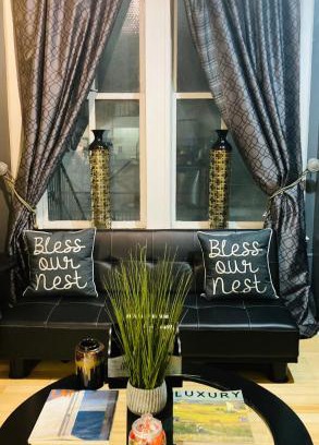 Fairlie-Poplar Historic District Apartment | The Samone's