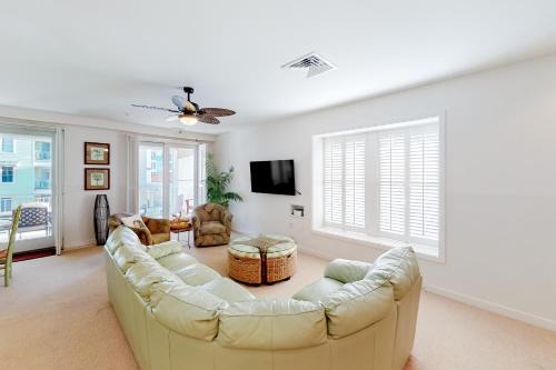 Sandbridge Apartment | The Sanctuary - Sea Renity A201