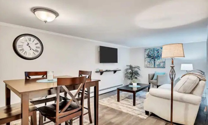 Saratoga Springs Apartment | The Saratoga Hideaway|Gazebo|Short Walk to Track