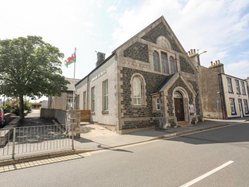 Holyhead House | The School House