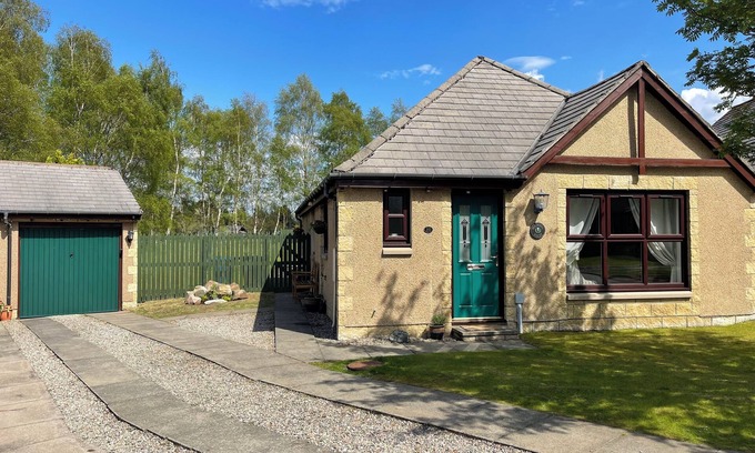 Aviemore House | The Scott's House Detached, Sleeps 7, Fantastic Location in Aviemore, Highlands