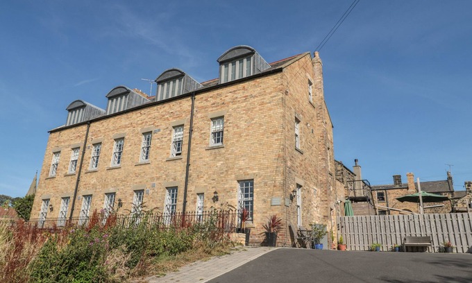 Alnmouth House | THE SEA CHEST, family friendly, character holiday cottage in Alnmouth