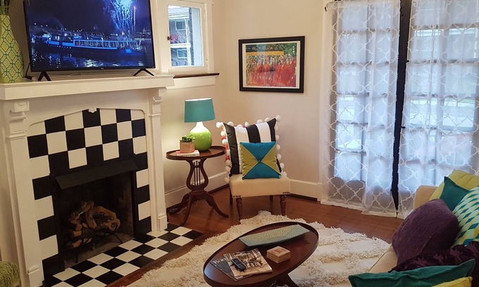 Bonnycastle House | The Secretariat * Highlands * Derby * Pet Friendly* Restaurant Row*Cherokee Park