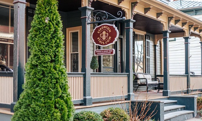 Staunton Apartment | The Shenandoah Suite