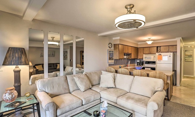 Port Clinton Condo | The Shores Condo w/Beach Access < 2 Mi to Dtwn!
