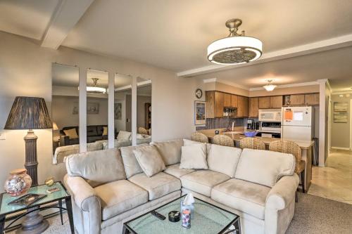 Port Clinton Apartment | The Shores Condo with Beach Access Less Than 2 Mi to Dtwn!