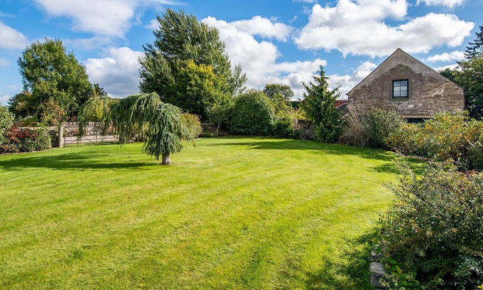 Murthly Apartment | The Sidlaws Rural Retreat Perthshire - sleeps 5 guests in 2 bedrooms