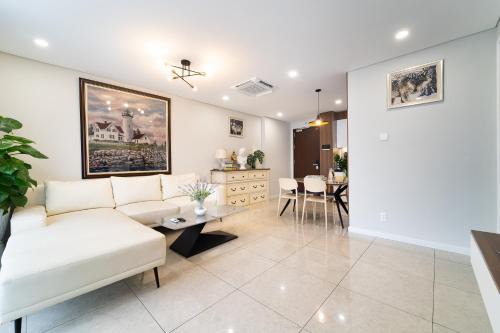 District 4 Apartment | The Silver Vinh Hoi Apartment
