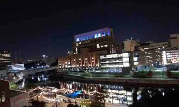 Lansing Apartment | The Skyline Penthouse : Downtown ( Luxury )