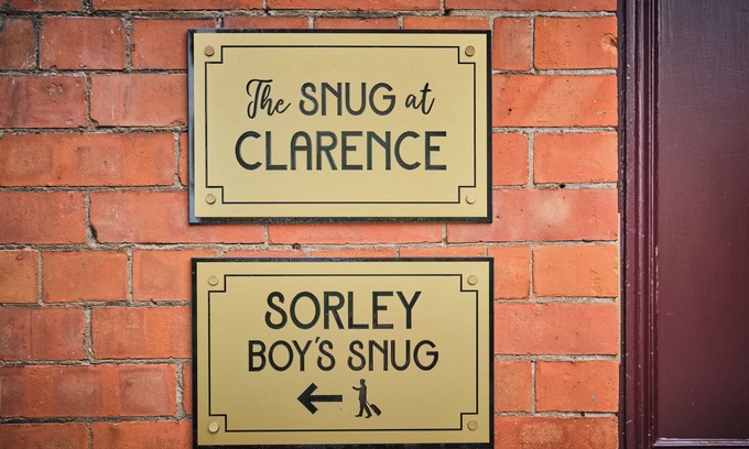 Londonderry Apartment | The Snug @ Clarence perfect hideaway in the walled city.
