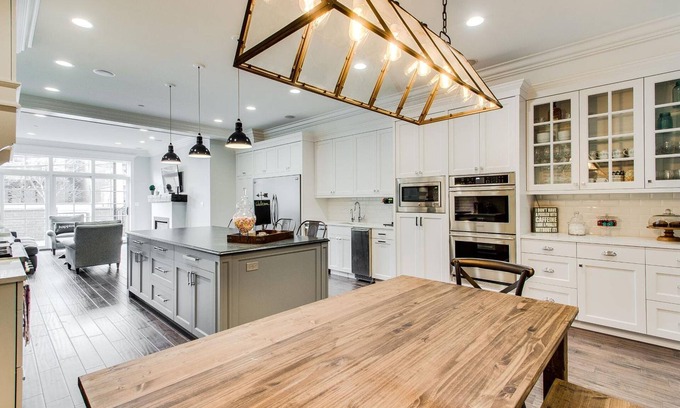 Old Town Bed & Breakfast | The Sono Chicago