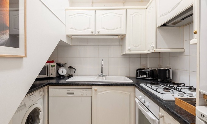 Kensington House | The South Kensington Mews - Lovely & Bright 5BDR Kensington Mews