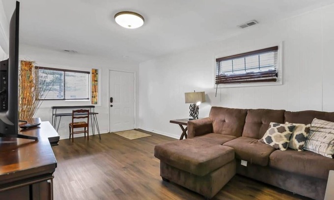 Columbus House | The Southern Orchards Cottage - 2 BR