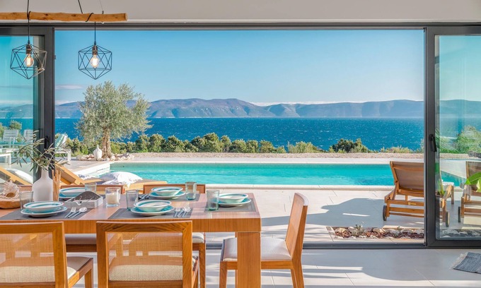 Ravni House | The special character of this vacation home with pool comes from its excellent location, offering be