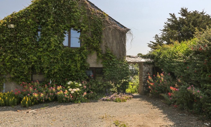 Bude Cottage | THE STABLE, pet friendly, with a garden in Bude