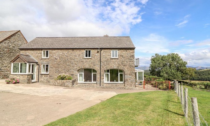 Ruthin House | The Stables At Cae Gwyn