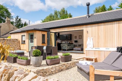 Leyburn House | The Stables