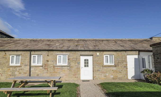 East Witton Cottage | THE STABLES, pet friendly, character holiday cottage in Masham