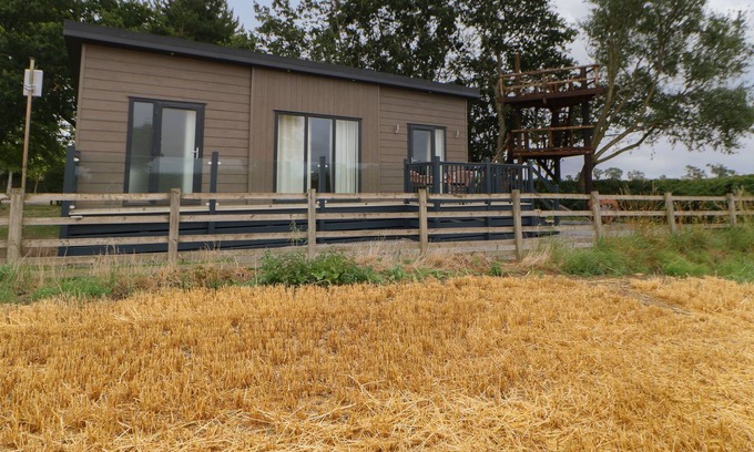 Richmond Cottage | THE STANG HIDEAWAY, pet friendly, with a garden in Gainford