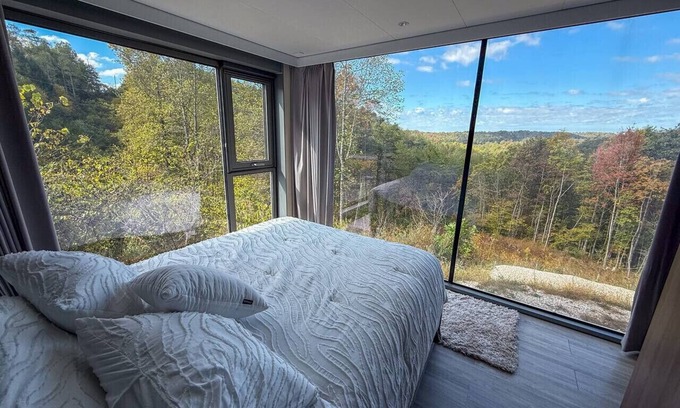 Campton Cabin | The Starship at Komodo Springs