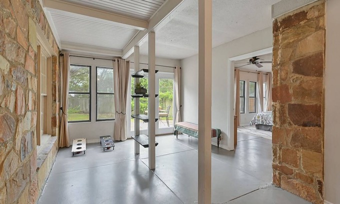 Downtown House | "The Stone House Stay" : 4 Bedroom Serenity Home