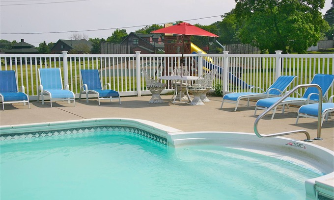Ogdensburg Hotel | The Stonefence Resort
