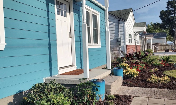 Morehead City Cottage | The Sugar Shack close to Atlantic Beach Bridge